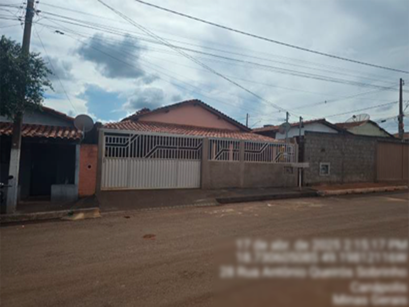Casa - Canápolis - MG