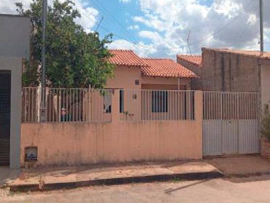 Casa - Águas Lindas de Goiás - GO - Residencial,Rural,Terreno - Águas Lindas de Goiás/GO. Loteamento Jardim América IV. Rua 07, sn (Lote 39 da Quadra 33). Casa. Áreas: construída 64,80m² e terreno 200,00m². Matrícula 25.140 do RI local. - leilão extrajudicial - Não informado BR - lance mínimo R$ 71.000