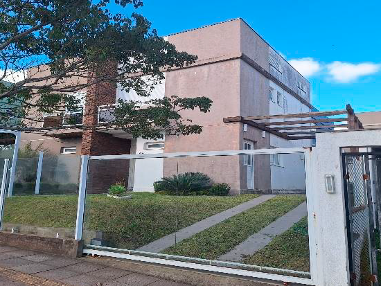 Casa - Porto Alegre - RS - Residencial,Rural,Terreno - Porto Alegre/RS. Bairro Lomba do Pinheiro (in loco). Rua Chácara das Nascentes, 416 (Lote 09 da Quadra T). Casa. Áreas: construída 99,12m² e terreno 212,50m². Matrícula 121.083 do 3º RI local. - leilão extrajudicial - Não informado BR - lance mínimo R$ 260.000