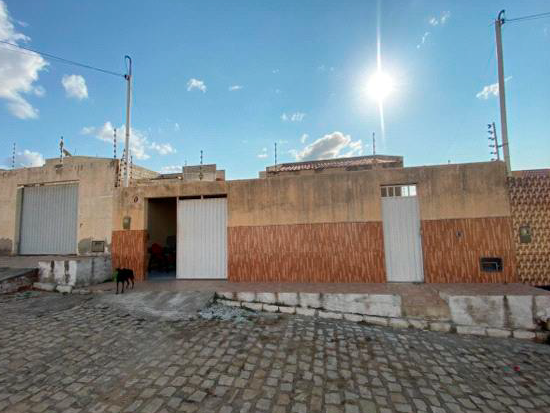 Casa - Macau - RN - Residencial - Macau/RN. Bairro Ilha de Santana. Rua Ilha de Santana, 12 (in loco) (Sede 25, Quadra A do Lote 04, Casa 04 – Loteamento Oásis). Casa. Áreas: construída 120,79m² e terreno 200,00m². Matrícula 3024 do 1ª RI Local. - leilão extrajudicial - Não informado BR - lance mínimo R$ 93.000