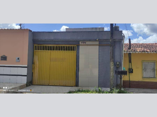 Casa - Capitão Poço - PA - Comercial,Residencial - Travessa Souza Castro, 595, Goiabarana, Capitão Poço, PA, 68650000. Casa, Padrão, Ocupado, 1 vaga(s) de garagem. Área(s): 230,69 de área terreno, 230,69 de área construída. Matrícula(s): 5.367. Cartório: 1º CRI CAPITÃO POÇO. Inscrição da Prefeitura: 01.02. 066.0110.001. A ARREMATAÇÃO NÃO CONTEMPLA BENS MÓVEIS, VEÍCULOS E QUAISQUER OBJETOS QUE EVENTUALMENTE APAREÇAM NAS IMAGENS. - leilão extrajudicial - Não informado BR - lance mínimo R$ 141.600