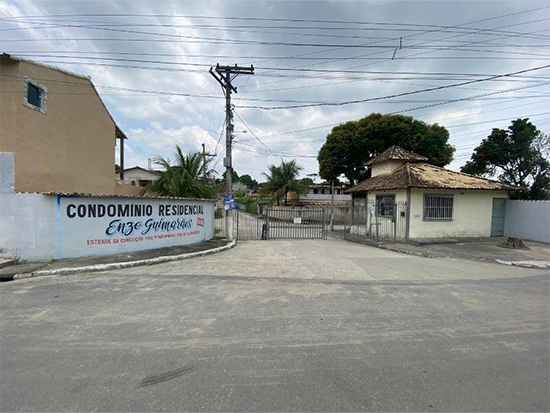 Casa - São Gonçalo - RJ - Comercial,Residencial - Estrada Da Conceição, 1166, Casa 12 - Condominio Residencial Enzo Guimarães, Marambaia, São Gonçalo, RJ, 24859408. Casa, Em condomínio, Ocupado, 1 vaga(s) de garagem. Área(s): 180 m² de área terreno, 148,78 m² de área construída. Matrícula(s): 77.422. Cartório: 3º CRI DE SÃO GONÇALO. Inscrição da Prefeitura: 852256000. A ARREMATAÇÃO NÃO CONTEMPLA BENS MÓVEIS, VEÍCULOS E QUAISQUER OBJETOS QUE EVENTUALMENTE APAREÇAM NAS IMAGENS. - leilão extrajudicial - Não informado BR - lance mínimo R$ 215.100