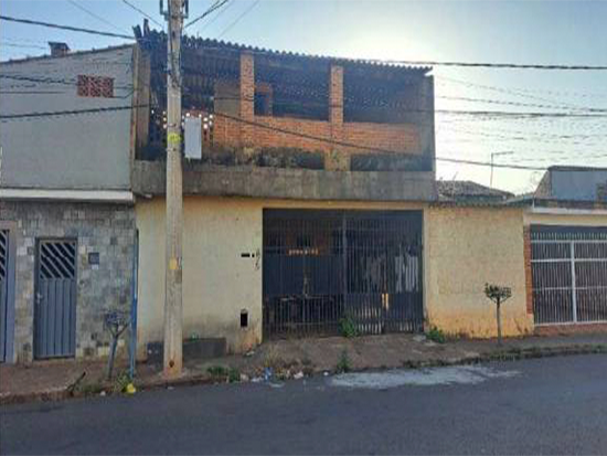 Casa - Ribeirão Preto - SP - Comercial,Residencial - Rua Antonio Milena, 875, Lote 33, Campos Eliseos, Ribeirão Preto, SP, 14080560. Casa, Padrão, Ocupado. Área(s): 152,81 m² de área terreno, 132,44 m² de área construída. Matrícula(s): 86.759. Cartório: 1º CRI DE RIBEIRÃO PRETO. Inscrição da Prefeitura: Cadastro: 25097/ 423-23-56-1. A ARREMATAÇÃO NÃO CONTEMPLA BENS MÓVEIS, VEÍCULOS E QUAISQUER OBJETOS QUE EVENTUALMENTE APAREÇAM NAS IMAGENS. - leilão extrajudicial - Não informado BR - lance mínimo R$ 163.800