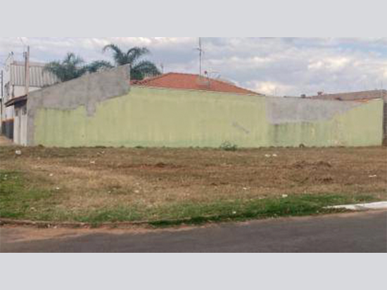 Terreno - Mineiros do Tietê - SP - Comercial,Residencial - Rua Orester Rosseto, S/N, Lote 01 Quadra H, Jardim Nossa Senhora Aparecida, Mineiros Do Tietê, SP, 17320000. Lote, Padrão, Desocupado. Área(s): 268,62 m² de área terreno. Matrícula(s): 6276. Cartório: 2 CRI JAU. Inscrição da Prefeitura: 4016-0. A ARREMATAÇÃO NÃO CONTEMPLA BENS MÓVEIS, VEÍCULOS E QUAISQUER OBJETOS QUE EVENTUALMENTE APAREÇAM NAS IMAGENS. - leilão extrajudicial - Não informado BR - lance mínimo R$ 107.100