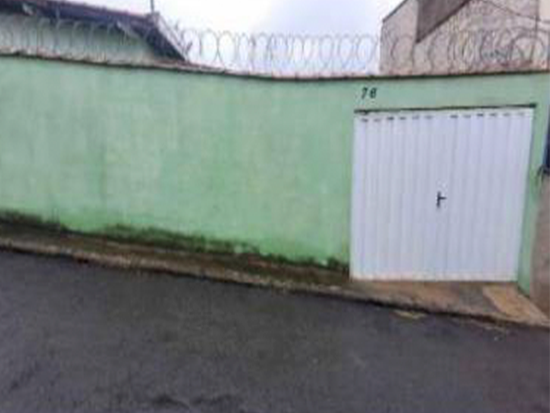 Casa - Alfenas - MG - Comercial,Residencial - Rua Benjamin Gonçalves Leite, 76, Jardim São Carlos, Alfenas, MG, 37137208. Casa, Padrão, Ocupado. Área(s): 100 m² de área terreno, 47,3 m² de área construída. Matrícula(s): 12.387. Cartório: 1° CRI DE ALFENAS. Inscrição da Prefeitura: 03.06.038.0044.1. A ARREMATAÇÃO NÃO CONTEMPLA BENS MÓVEIS, VEÍCULOS E QUAISQUER OBJETOS QUE EVENTUALMENTE APAREÇAM NAS IMAGENS. - leilão extrajudicial - Não informado BR - lance mínimo R$ 98.980