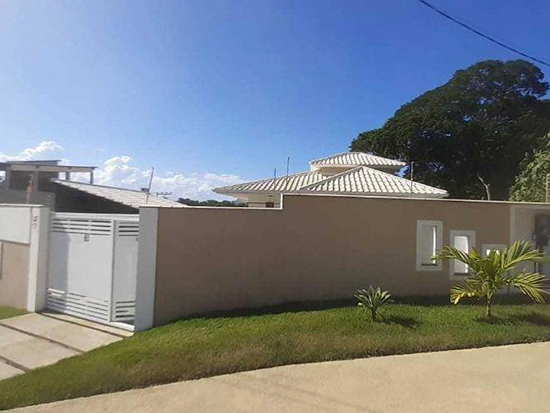 Casa - Rio Das Ostras - RJ - Comercial,Residencial - Rua Princesa Isabel, 82, Casa 01 - Condominio Residencial Rio Das Ostras, Vila Real, Rio Das Ostras, RJ, 28890755. Casa, Em condomínio, Ocupado, 1 vaga(s) de garagem. Área(s): 432 m² de área terreno, 87,93 m² de área construída, 87,93 m² de área privativa. Matrícula(s): 40.176. Cartório: CRI DE RIO DAS OSTRAS. Inscrição da Prefeitura: 01.6.111.0121.001. A ARREMATAÇÃO NÃO CONTEMPLA BENS MÓVEIS, VEÍCULOS E QUAISQUER OBJETOS QUE EVENTUALMENTE APAREÇAM NAS IMAGENS. - leilão extrajudicial - Não informado BR - lance mínimo R$ 234.000