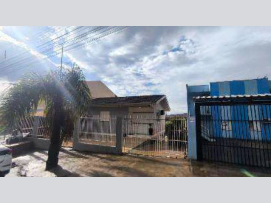 Casa - Passo Fundo - RS - Comercial,Residencial - Rua Comissário Oliveira, 62, Loteamento Santa Maria Ii, São Luiz Gonzaga, Passo Fundo, RS, 99054339. Casa, Padrão, Ocupado. Área (s): 460,2 m² de área terreno, 68,4 m² de área construída. Matrícula(s): 81.190. Cartório: 1º CRI DE PASSO FUNDO. Inscrição da Prefeitura: 91206/ 063.0014.028.001. A ARREMATAÇÃO NÃO CONTEMPLA BENS MÓVEIS, VEÍCULOS E QUAISQUER OBJETOS QUE EVENTUALMENTE APAREÇAM NAS IMAGENS. - leilão extrajudicial - Não informado BR - lance mínimo R$ 402.040