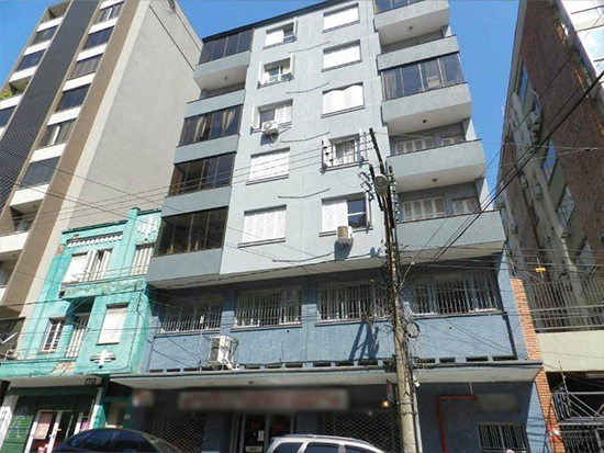 Loja - Porto Alegre - RS - Comercial,Residencial - Avenida Alberto Bins, 807, Sobreloja, Edificio Estoril, Independencia, Porto Alegre, RS, 90030143. Sala comercial, Sala comercial, Ocupado. Área(s): 428,8 m² de área terreno, 378,7 m² de área privativa, 50,1 m² de área comum, 378,7 m² de área útil. Matrícula (s): 74.077,None. Cartório: 1 CRI DE PORTO ALEGRE. Inscrição da Prefeitura: 2368404. A ARREMATAÇÃO NÃO CONTEMPLA BENS MÓVEIS, VEÍCULOS E QUAISQUER OBJETOS QUE EVENTUALMENTE APAREÇAM NAS IMAGENS. - leilão extrajudicial - Não informado BR - lance mínimo R$ 599.999