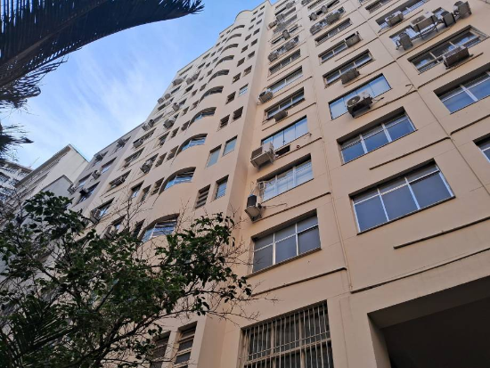 Sala - Rio de Janeiro - RJ - Comercial,Residencial - Avenida Erasmo Braga, 277, Salas 1301 E 1302 - Edificio Barbacena, Centro, Rio De Janeiro, RJ, 20020000. Sala comercial, Sala comercial, Ocupado. Área(s): 212 m² de área privativa, 212 m² de área útil. Matrícula(s): 18128-2-AQ. Cartório: 7 CRI DO RIO DE JANEIRO. Inscrição da Prefeitura: 0526811-5 SLS. A ARREMATAÇÃO NÃO CONTEMPLA BENS MÓVEIS, VEÍCULOS E QUAISQUER OBJETOS QUE EVENTUALMENTE APAREÇAM NAS IMAGENS. - leilão extrajudicial - Não informado BR - lance mínimo R$ 409.999