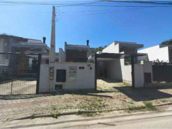 Casa - Brusque - SC - Comercial,Residencial - Rua Francisco Haag, 670, Casa 2 Residencial Di Leoni, Rio Branco, Brusque, SC, 88350748. Casa, Em condomínio, Desocupado, 1 vaga (s) de garagem. Área(s): 119,6 m² de área construída, 119,6 m² de área privativa, 2,53 m² de área comum. Matrícula(s): 98.635. Cartório: 1º CRI DE BRUSQUE. Inscrição da Prefeitura: 01.27.002.5183.002. A ARREMATAÇÃO NÃO CONTEMPLA BENS MÓVEIS, VEÍCULOS E QUAISQUER OBJETOS QUE EVENTUALMENTE APAREÇAM NAS IMAGENS. - Não informado BR - lance mínimo R$ 504.000