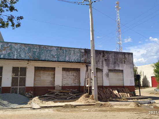 Prédio - Rio Maria - PA - Terreno Rural,Comercial,Industrial,Residencial,Terreno,Rural,Terreno Urbano - Rio Maria/PA. Centro. Avenida 12, s/n (Lote 23 da Quadra 52). Terreno com área superficial de 315,00m². Matrícula 4.717 do RI local. Obs.: Regularizações e Regularizações e encargos perante os órgãos competentes, correrão por conta do(a) comprador(a). A responsabilidade de eventual levantamento topográfico e memorial descritivo do terreno, serão por conta do(a) comprador(a). Desocupado. Eventual desocupação por conta do(a) comprador(a). - leilão extrajudicial - Não informado BR - lance mínimo R$ 76.000