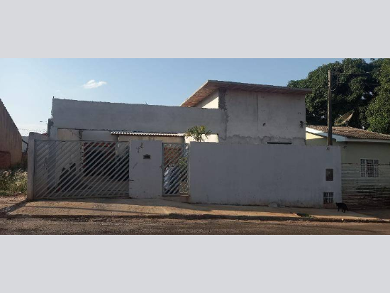 Casa - Bandeirantes - PR - Comercial,Residencial - Rua Maria Do Carmo Mestre Garcia, 74, Jardim Primavera, Bandeirantes, PR, 86360000. Casa, Padrão, Ocupado, 1 vaga(s) de garagem. Área(s): 300 m² de área terreno, 54,5 m² de área construída. Matrícula(s): 11.938. Cartório: CRI DE BANDEIRANTES. Inscrição da Prefeitura: 01050180291001. - leilão extrajudicial - Não informado BR - lance mínimo R$ 144.400