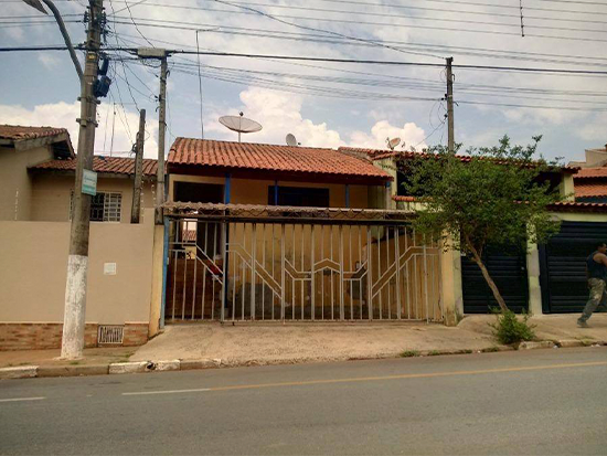 Casa - Tatuí - SP - Comercial,Residencial - Rua Prefeita Chiquinha Rodrigues, 924, Jardim Palmira, Tatuí, SP, 18271712. Casa, Padrão, Ocupado. Área(s): 100 m² de área construída, 100 m² de área privativa. Matrícula(s): 65.429. Cartório: CRI TATUÍ. Inscrição da Prefeitura: 0103.0101. - leilão extrajudicial - Não informado BR - lance mínimo R$ 267.700
