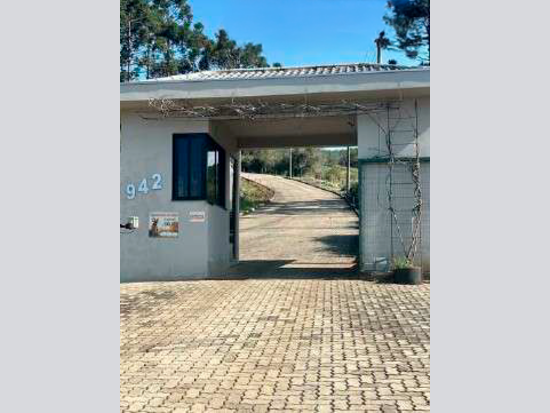 Terreno - Aratiba - RS - Terreno Urbano,Residencial,Rural - Aratiba/RS. Bairro Jardins (in loco) Rua Tiago Pereira Raboaiolli, 940 (Lote 8 da Quadra 163) (in loco). Unidade Autônoma. Condomínio Horizontal de Lotes Village Hill. Áreas: privativa 1.288,00m² e fração ideal de 0 ,0150. Matrícula 9.149 do RI local. - Não informado BR - lance mínimo R$ 467.116