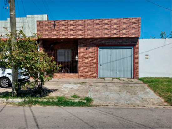 Casa - Rio Grande - RS - Residencial - Rio Grande/RS. Bairro Getúlio Vargas. Rua Senador Alberto Pasqualini. 444 (Lote 29 da Quadra 33). Casa. Áreas: construída 70,00m² e terreno 115,50m² (in loco). Matrícula 27.498 do 1º RI local. - leilão extrajudicial - Não informado BR - lance mínimo R$ 227.981