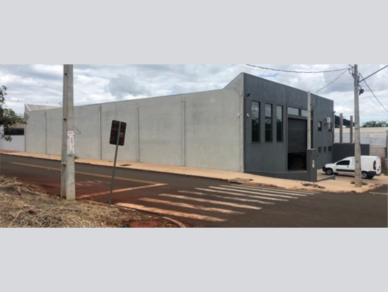 Leilão de Prédio Comercial - Marialva - PR - Rural - Marialva/PR. Bairro Jardim Eldorado. Rua Joaquim de Julio, 843 (Quadra 35). Prédio comercial. Áreas: construída 617,42m² (in loco) e terreno 1.320,00m². Matrícula 45.613 do RI local. Imóvel em Não informado/BR - Lance Inicial R$ 1.506.099