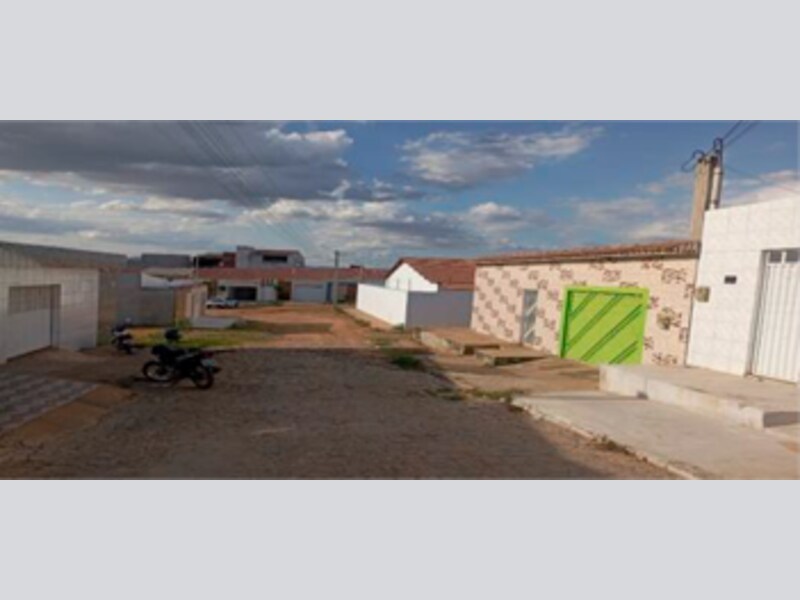 Casa - Afogados da Ingazeira - PE, localizado em Afogados Da Ingazeira - PE, bairro Sobreira