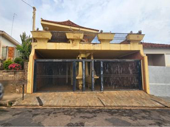 Leilão de Casa - Taquaritinga - SP - Rural,Comercial,Residencial,Outros - Taquaritinga/SP. Bairro Bom Retiro. Rua Hermínio Piva, 175. Casa. Áreas: construída 596,67m² e terreno 491,41m². Matrícula 18.744 do RI local. Imóvel em Não informado/BR - Lance Inicial R$ 527.000 - Extrajudicial
