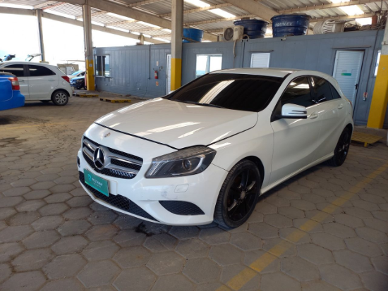 Mercedes Benz A200 TURBO 2013 2014 Gasolina - Automóveis,Camionetas,Motos,Ônibus,Caminhões,Reboques - leilão extrajudicial - Rua Angelo José da Silva TIJUCAS SC - lance mínimo R$ 100.000