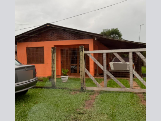 Casa - Arroio dos Ratos - RS - Residencial,Terreno - Arroio dos Ratos/RS. Centro. Rua Sinval Círio, 680 (Quadra 525 do Lote 19). Casa. Áreas: construída 88,23m² e terreno 706,80m². Matrícula 5.010 (CNM 100305.2.0005010-80) do RI local - Não informado BR - lance mínimo R$ 160.000