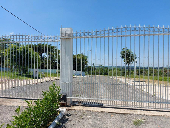 Casa - Conchas - SP - Residencial,Comercial - Rua Carpe Diem, 53, Residencial Arcadia De Conchas, Conchas, SP, 18570000. Casa, Em condomínio, Ocupado, 1 vaga(s) de garagem. Área(s): 609,63 m² de área construída. Matrícula(s): 19.686. Cartório: CRI DE CONCHAS. Inscrição da Prefeitura: 6042-0.  A ARREMATAÇÃO NÃO CONTEMPLA BENS MÓVEIS, VEÍCULOS E QUAISQUER OBJETOS QUE EVENTUALMENTE APAREÇAM NAS IMAGENS. - leilão extrajudicial - Não informado BR - lance mínimo R$ 698.937