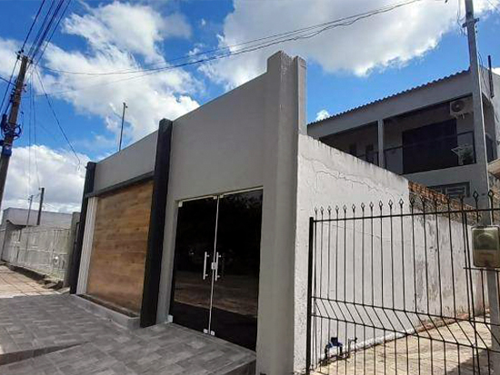 Casa - Rosário do Sul - RS - Residencial,Comercial - Elizio Josende, 186, Joao Nunes Da Silva, Rosário Do Sul, RS, 97590000. Casa, Padrão, Ocupado, 1 vaga(s) de garagem. Área(s): 200 m² de área terreno, 300 m² de área construída. Matrícula(s): 4.107. Cartório: CRI DE ROSÁRIO DO SUL. Inscrição da Prefeitura: 63675-0.  A ARREMATAÇÃO NÃO CONTEMPLA BENS MÓVEIS, VEÍCULOS E QUAISQUER OBJETOS QUE EVENTUALMENTE APAREÇAM NAS IMAGENS. - leilão extrajudicial - Não informado BR - lance mínimo R$ 117.786