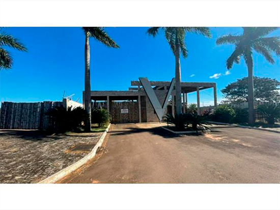 Terreno - Pérola - PR - Residencial,Comercial - Rua São Paulo, 137, Lote 02 Da Qudra 05, Parque Residencial Viva, Pérola, PR, 87540000. Lote, Padrão, Desocupado. Área(s): 597,5 m² de área total, 597,5 m² de área terreno. Matrícula(s): 12.312,12.312 . Cartório: CRI DE PEROLA. Inscrição da Prefeitura: 6860000.  A ARREMATAÇÃO NÃO CONTEMPLA BENS MÓVEIS, VEÍCULOS E QUAISQUER OBJETOS QUE EVENTUALMENTE APAREÇAM NAS IMAGENS. - leilão extrajudicial - Não informado BR - lance mínimo R$ 46.200