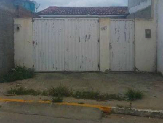 Casa - Arcoverde - PE - Residencial,Comercial - 3 De Julho, 257, Boa Esperanca, Arcoverde, PE, 56508325. Casa, Padrão, Ocupado. Área(s): 110 m² de área terreno, 70 m² de área construída. Matrícula(s): 21.483. Cartório: 1º CRI ARCOVERDE. Inscrição da Prefeitura: 1.106.080.01.0011.01..  A ARREMATAÇÃO NÃO CONTEMPLA BENS MÓVEIS, VEÍCULOS E QUAISQUER OBJETOS QUE EVENTUALMENTE APAREÇAM NAS IMAGENS. - leilão extrajudicial - Não informado BR - lance mínimo R$ 66.136