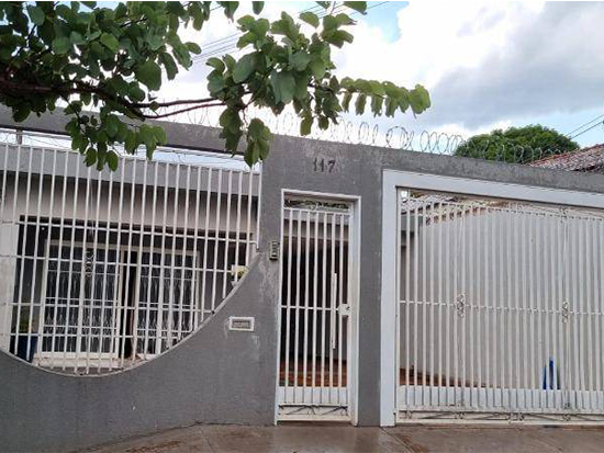 Casa - Campo Grande - MS - Residencial,Comercial - Rua Juruena, 117, Loteamento Denominado Jardim Taquarussu, Vila Taquarussu, Campo Grande, MS, 79006050. Casa, Padrão, Ocupado, 1 vaga(s) de garagem. Área(s): 624 m² de área terreno, 211,25 m² de área construída, 211,25 m² de área privativa. Matrícula(s): 2. 075. Cartório: 2 CRI DE CAMPO GRANDE. Inscrição da Prefeitura: 5700080252.  A ARREMATAÇÃO NÃO CONTEMPLA BENS MÓVEIS, VEÍCULOS E QUAISQUER OBJETOS QUE EVENTUALMENTE APAREÇAM NAS IMAGENS. - leilão extrajudicial - Não informado BR - lance mínimo R$ 450.800