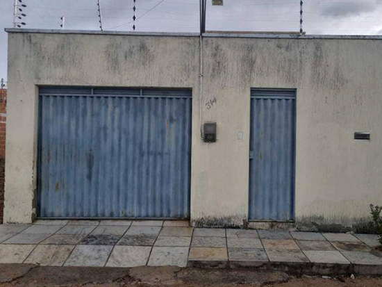 Casa - Missão Velha - CE - Residencial,Comercial - Rua Gessi Maciel Lopes, 314, Loteamento Conquista Aeroporto, Missão Velha, CE, 63200970. Casa, Padrão, Ocupado, 1 vaga(s) de garagem. Área(s): 135,39 m² de área terreno, 75,13 m² de área construída. Matrícula(s): 3.916. Cartório: 2º CRI MISSÃO VELHA. Inscrição da Prefeitura: 01.01.0218.0129.0000 / 125120.  A ARREMATAÇÃO NÃO CONTEMPLA BENS MÓVEIS, VEÍCULOS E QUAISQUER OBJETOS QUE EVENTUALMENTE APAREÇAM NAS IMAGENS. - leilão extrajudicial - Não informado BR - lance mínimo R$ 110.797