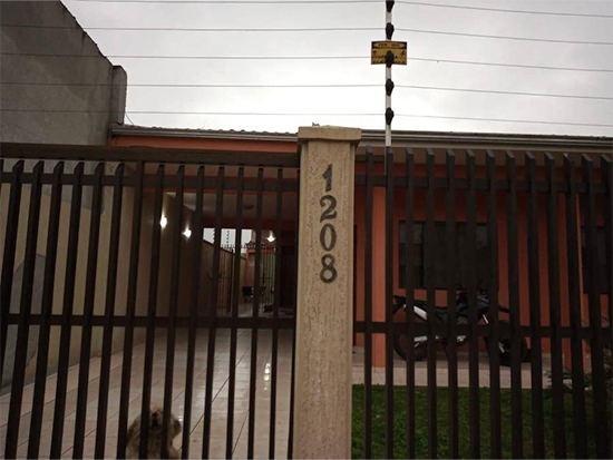 Casa - Paranaguá - PR - Residencial,Comercial - Rua Rodolfo Schwarzabach, 1208, Parque São João, Paranaguá, PR, 83212230. Casa, Padrão, Ocupado, 1 vaga(s) de garagem. Área(s): 374 m² de área terreno, 189,78 m² de área construída. Matrícula(s): 51.510. Cartório: 1º CRI DE PARANAGUÁ. Inscrição da Prefeitura: 09.1.14.048.0229.001.  A ARREMATAÇÃO NÃO CONTEMPLA BENS MÓVEIS, VEÍCULOS E QUAISQUER OBJETOS QUE EVENTUALMENTE APAREÇAM NAS IMAGENS. - leilão extrajudicial - Não informado BR - lance mínimo R$ 480.000