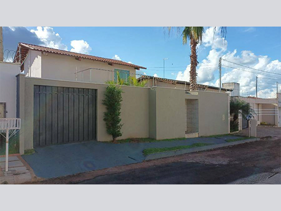 Leilão de Casa - Ituiutaba - MG - Residencial,Comercial - Rua Rd16, 142, Residencial Drummond I, Ituiutaba, MG, 38302292. Casa, Padrão, Ocupado, 1 vaga(s) de garagem. Área(s): 414,19 m² de área terreno, 239,42 m² de área construída. Matrícula(s): 18.650. Cartório: 1º CRI ITUIUTABA. Inscrição da Prefeitura: NE-12- 10-004-010-001.  A ARREMATAÇÃO NÃO CONTEMPLA BENS MÓVEIS, VEÍCULOS E QUAISQUER OBJETOS QUE EVENTUALMENTE APAREÇAM NAS IMAGENS. Imóvel em Não informado/BR - Lance Inicial R$ 542.000 - Extrajudicial