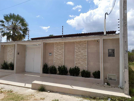 Casa - São Gonçalo do Amarante - CE - Residencial,Comercial - Rua Dos Pinheiros, 50, Loteamento Costa Do Sol, Carioca, São Gonçalo Do Amarante, CE, 59296524. Casa, Padrão, Ocupado. Área(s): 250 m² de área terreno, 176 m² de área construída. Matrícula(s): 3.252. Cartório: 3 CRI DE SÃO GONÇALO DO AMARANTE. Inscrição da Prefeitura: 53172.  A ARREMATAÇÃO NÃO CONTEMPLA BENS MÓVEIS, VEÍCULOS E QUAISQUER OBJETOS QUE EVENTUALMENTE APAREÇAM NAS IMAGENS. - leilão extrajudicial - Não informado BR - lance mínimo R$ 347.000