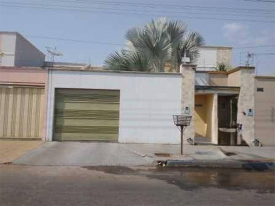 Casa - Caldas Novas - GO - Residencial,Comercial - Rua Mario De Godoy, 232, Parque Real, Caldas Novas, GO, 75689735. Casa, Padrão, Ocupado, 1 vaga(s) de garagem. Área(s): 217,5 m² de área terreno, 129,9 m² de área construída, 129,9 m² de área privativa. Matrícula(s): 107.006. Cartório: 1 CRI DE CALDAS NOVAS. Inscrição da Prefeitura: 1.8.00020.0016B.1.860066. A ARREMATAÇÃO NÃO CONTEMPLA BENS MÓVEIS, VEÍCULOS E QUAISQUER OBJETOS QUE EVENTUALMENTE APAREÇAM NAS IMAGENS. - Não informado BR - lance mínimo R$ 249.000