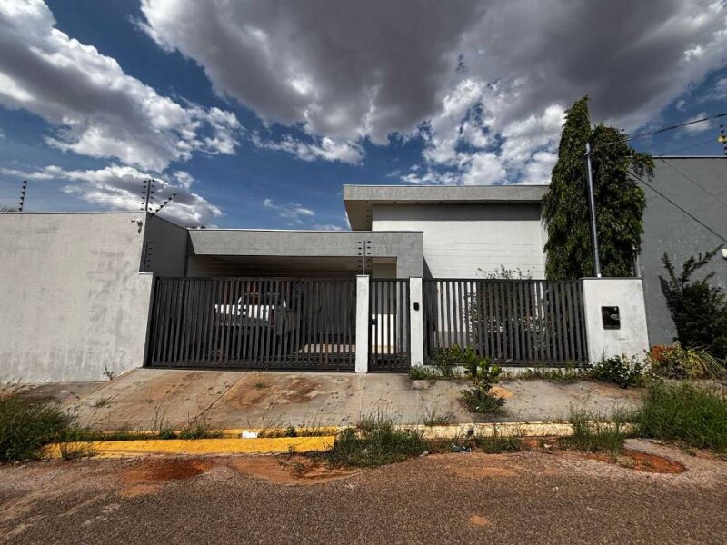 Casa - Rondonópolis - MT, localizado em Rondonópolis - MT, bairro Loteamento Parque dos Lirios