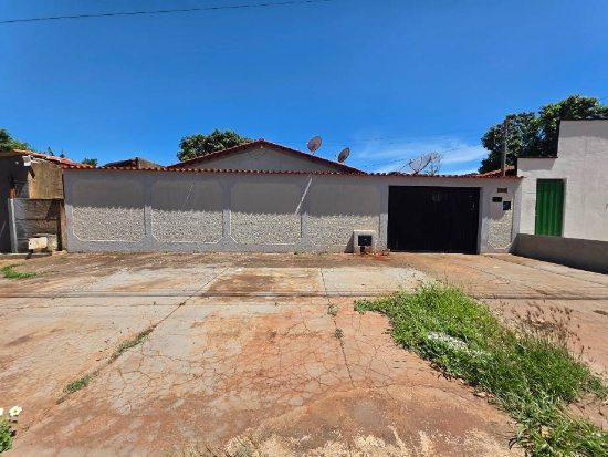 Casa - Trindade - GO - Residencial,Comercial - Avenida Das Palmas, S/N, Setor Palmares, Palmares, Trindade, GO, 75381026. Casa, Padrão, Ocupado, 1 vaga(s) de garagem. Área(s): 382,54 m² de área terreno, 190,75 m² de área construída. Matrícula(s): 51.898. Cartório: 1 CRI DE TRINDADE. Inscrição da Prefeitura: I: 01.026.00012.00009.001 / C: 1025520.  A ARREMATAÇÃO NÃO CONTEMPLA BENS MÓVEIS, VEÍCULOS E QUAISQUER OBJETOS QUE EVENTUALMENTE APAREÇAM NAS IMAGENS. - leilão extrajudicial - Não informado BR - lance mínimo R$ 318.960