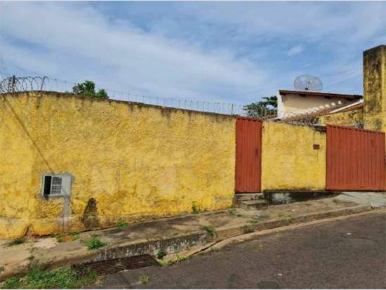 Casa - Tupã - SP - Residencial,Comercial - Rua Lucélia, 101, Vila Das Industrias, Tupã, SP, 17604300. Casa, Padrão, Desocupado. Área(s): 250 m² de área terreno, 123,32 m² de área construída. Matrícula(s): 47.666. Cartório: 1° CRI DE TUPÃ. Inscrição da Prefeitura: 01536200.  A ARREMATAÇÃO NÃO CONTEMPLA BENS MÓVEIS, VEÍCULOS E QUAISQUER OBJETOS QUE EVENTUALMENTE APAREÇAM NAS IMAGENS. - Não informado BR - lance mínimo R$ 154.000