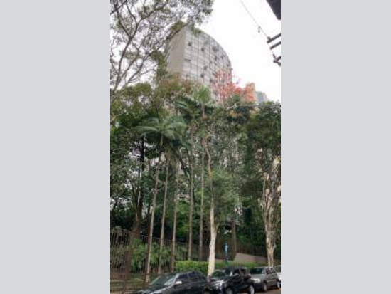 Apartamento - São Paulo - SP - Residencial,Comercial - Rua Dr. James Ferraz Alvim, 330, Apto 42, Bloco Ii, Condominio Edificio Itapoama, Morumbi, São Paulo, SP, 05724020. Apartamento, Padrão, Ocupado. Área(s): 297,6 m² de área construída, 297,6 m² de área privativa, 226,1 m² de área comum. Matrícula(s): 9.023. Cartório: 18° CRI DE SÃO PAULO. Inscrição da Prefeitura: 171.179.0014-7.  A ARREMATAÇÃO NÃO CONTEMPLA BENS MÓVEIS, VEÍCULOS E QUAISQUER OBJETOS QUE EVENTUALMENTE APAREÇAM NAS IMAGENS. - leilão extrajudicial - Não informado BR - lance mínimo R$ 797.000