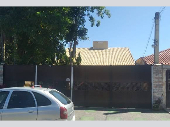 Casa - Peruíbe - SP - Residencial,Comercial - Av Edson Vieira Carreira, 887, Parque Balneario Oasis, Peruíbe, SP, 11750000. Casa, Padrão, Ocupado, 1 vaga(s) de garagem. Área(s) : 250 m² de área terreno, 138 m² de área construída. Matrícula(s): 24.689. Cartório: 1° CRI DE PERUIBE. Inscrição da Prefeitura: 1.3.202.0034.001.544.  A ARREMATAÇÃO NÃO CONTEMPLA BENS MÓVEIS, VEÍCULOS E QUAISQUER OBJETOS QUE EVENTUALMENTE APAREÇAM NAS IMAGENS. - leilão extrajudicial - Não informado BR - lance mínimo R$ 353.000
