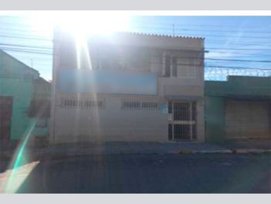 Casa - São Leopoldo - RS - Residencial,Comercial - Rua Presidente Roosevelt, 1121, Centro, São Leopoldo, RS, 93010060. Casa, Padrão, Ocupado. Área(s): 105,6 m² de área terreno, 154, 06 m² de área construída. Matrícula(s): 34.615. Cartório: CRI DE SAO LEOPOLDO. Inscrição da Prefeitura: 3803.  A ARREMATAÇÃO NÃO CONTEMPLA BENS MÓVEIS, VEÍCULOS E QUAISQUER OBJETOS QUE EVENTUALMENTE APAREÇAM NAS IMAGENS. - leilão extrajudicial - Não informado BR - lance mínimo R$ 247.000