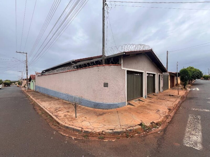 Casa - Aramina - SP, localizado em Aramina - SP, bairro Santo Antonio