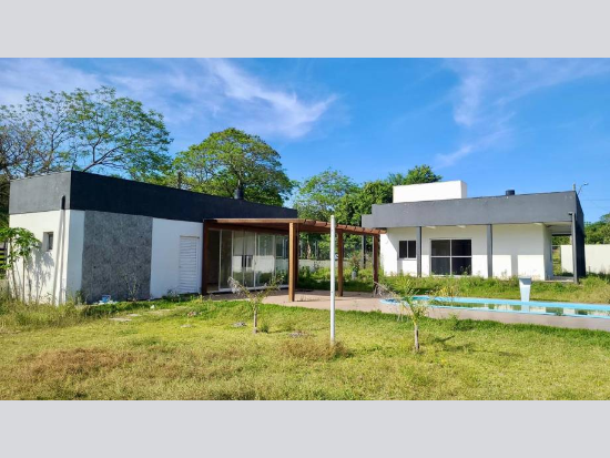 Casa - Uruguaiana - RS - Residencial,Comercial - Rua Guerino Sasso, 2108, Vila Barragem Sanchuri, Sao Marcos, Uruguaiana, RS, 97535000. Casa, Padrão, Desocupado, 1 vaga(s) de garagem. Área(s): 1180 m² de área terreno, 215,33 m² de área construída. Matrícula(s): 31349. Cartório: 1º CRI DE URUGUAIANA. Inscrição da Prefeitura: 19674-0.  A ARREMATAÇÃO NÃO CONTEMPLA BENS MÓVEIS, VEÍCULOS E QUAISQUER OBJETOS QUE EVENTUALMENTE APAREÇAM NAS IMAGENS. - leilão extrajudicial - Não informado BR - lance mínimo R$ 900.900