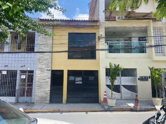 Casa - Vitória de Santo Antão - PE - Residencial,Comercial - Rua Horácio De Barros, 222, Casa, Matriz, Vitória De Santo Antão, PE, 55612330. Casa, Padrão, Desocupado, 1 vaga(s) de garagem. Área(s): 142,1 m² de área terreno, 160 m² de área construída. Matrícula(s): 19532. Cartório: 1º CRI DE VITÓRIA DE SANTO ANTÃO. Inscrição da Prefeitura: 1.0001.069.03.0062.0001.5.  A ARREMATAÇÃO NÃO CONTEMPLA BENS MÓVEIS, VEÍCULOS E QUAISQUER OBJETOS QUE EVENTUALMENTE APAREÇAM NAS IMAGENS. - leilão extrajudicial - Não informado BR - lance mínimo R$ 542.700