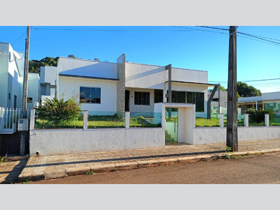 Casa - Nova Prata do Iguaçu - PR - Comercial,Residencial - Rua Roberto Malacarne, 21, Bairro Novo, Nova Prata Do Iguaçu, PR, 85685000. Casa, Padrão, Desocupado. Área(s): 320 m² de área terreno, 136,25 m² de área construída. Matrícula(s): 15.628. Cartório: 1° CRI DE SALTO DO LONTRA. Inscrição da Prefeitura: 01.28. 001.0004.0007.002 / Imóvel 10032170.  A ARREMATAÇÃO NÃO CONTEMPLA BENS MÓVEIS, VEÍCULOS E QUAISQUER OBJETOS QUE EVENTUALMENTE APAREÇAM NAS IMAGENS. - Não informado BR - lance mínimo R$ 418.500