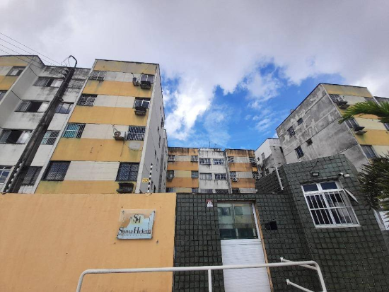 Apartamento - Fortaleza - CE - Residencial,Comercial - Avenida Jose Leon, 1256, Ap 402 Bloco 06 Residencial Santa Helena, Cidade Dos Funcionarios, Fortaleza, CE, 60822676. Apartamento, Padrão, Ocupado, 1 vaga(s) de garagem. Área(s): 64,51 m² de área construída, 64,51 m² de área privativa, 23,39 m² de área comum. Matrícula(s): 56.895. Cartório: 1° CRI DE FORTALEZA. Inscrição da Prefeitura: 495504-8.  A ARREMATAÇÃO NÃO CONTEMPLA BENS MÓVEIS, VEÍCULOS E QUAISQUER OBJETOS QUE EVENTUALMENTE APAREÇAM NAS IMAGENS. - leilão extrajudicial - Não informado BR - lance mínimo R$ 154.000