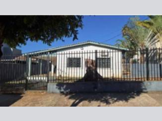 Casa - Lucas do Rio Verde - MT - Residencial,Comercial - Rua Santo Ângelo, 388-E, Loteamento Cidade Velha, Pioneiro, Lucas Do Rio Verde, MT, 78460071. Casa, Padrão, Ocupado. Área(s): 800 m² de área terreno, 227,39 m² de área construída. Matrícula(s): 15.878. Cartório: 1 CRI DE LUCAS DO RIO VERDE. Inscrição da Prefeitura: 01.01.030.0014.001.003.  A ARREMATAÇÃO NÃO CONTEMPLA BENS MÓVEIS, VEÍCULOS E QUAISQUER OBJETOS QUE EVENTUALMENTE APAREÇAM NAS IMAGENS. - leilão extrajudicial - Não informado BR - lance mínimo R$ 870.200