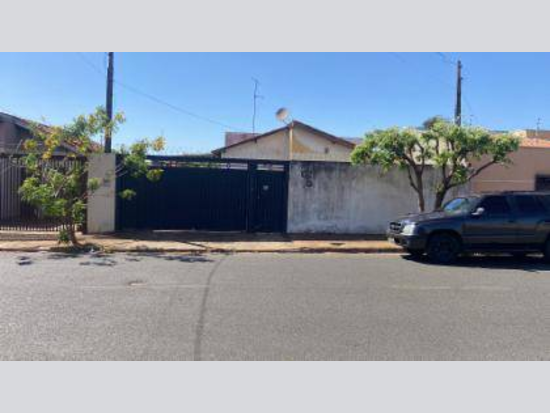 Casa - São José do Rio Preto - SP - Comercial,Residencial - Rua Batalha De Guararapes, 621, Residencial Vila Mafalda Ii, Vila Mafalda Ii, São José Do Rio Preto, SP, 15044640. Casa, Padrão, Ocupado. Área(s): 209,33 m² de área terreno, 40,92 m² de área construída. Matrícula(s): 98.723. Cartório: 1º CRI DE SAO JOSE DO RIO PRETO. Inscrição da Prefeitura: 0249003000.  A ARREMATAÇÃO NÃO CONTEMPLA BENS MÓVEIS, VEÍCULOS E QUAISQUER OBJETOS QUE EVENTUALMENTE APAREÇAM NAS IMAGENS. - leilão extrajudicial - Não informado BR - lance mínimo R$ 114.000