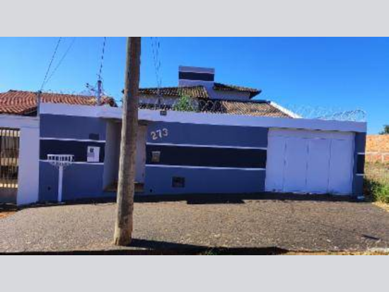 Casa - Coromandel - MG - Residencial,Comercial - Rua Firmino Inácio Ferreira, 273, Taquaril, Coromandel, MG, 38551184. Casa, Padrão, Ocupado, 2 vaga(s) de garagem. Área(s): 300 m² de área terreno, 177,06 m² de área construída. Matrícula(s): 11.600. Cartório: 01º CRI COROMANDEL. Inscrição da Prefeitura: CAD 014.014.0192.00000 / INSC 8158.  A ARREMATAÇÃO NÃO CONTEMPLA BENS MÓVEIS, VEÍCULOS E QUAISQUER OBJETOS QUE EVENTUALMENTE APAREÇAM NAS IMAGENS. - leilão extrajudicial - Não informado BR - lance mínimo R$ 422.560