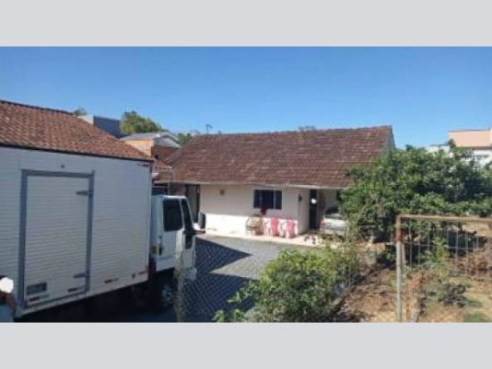 Casa - Jaraguá do Sul - SC - Residencial,Comercial - Rua José Titz, 430, Três Rios Do Sul, Jaraguá Do Sul, SC, 89254190. Casa, Padrão, Ocupado. Área(s): 479,1 m² de área terreno, 62, 8 m² de área construída. Matrícula(s): 56.721. Cartório: 1° CRI DE JARAGUA DO SUL. Inscrição da Prefeitura: 16113 - 26.089.000190. 001.1.  A ARREMATAÇÃO NÃO CONTEMPLA BENS MÓVEIS, VEÍCULOS E QUAISQUER OBJETOS QUE EVENTUALMENTE APAREÇAM NAS IMAGENS. - Não informado BR - lance mínimo R$ 287.280