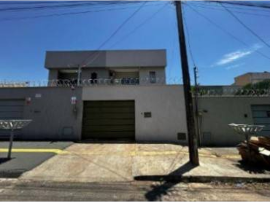 Casa - Goiânia - GO - Residencial,Comercial - Rua Dos Moros, S/N, Cond. Res. Magalhães Ribeiro Xi-Sobrado 02, Setor Três Marias, Goiânia, GO, 74369405. Casa, Em condomínio, Ocupado. Área(s): 153,41 m² de área construída, 153,41 m² de área privativa, 63,95 m² de área comum. Matrícula(s): 392.363. Cartório: 1 CRI DE GOIANIA. Inscrição da Prefeitura: 382.018.0327.0011.  A ARREMATAÇÃO NÃO CONTEMPLA BENS MÓVEIS, VEÍCULOS E QUAISQUER OBJETOS QUE EVENTUALMENTE APAREÇAM NAS IMAGENS. - leilão extrajudicial - Não informado BR - lance mínimo R$ 468.160